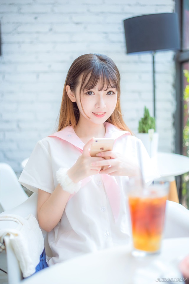 “我既然敢去，自然有足够的把握。”庞统站起来，微笑道：“你不会以为我这半年来什么都没做吧？”